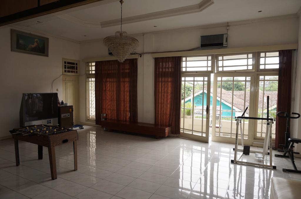Wisma tamu Backpacker 1 Ngampilan